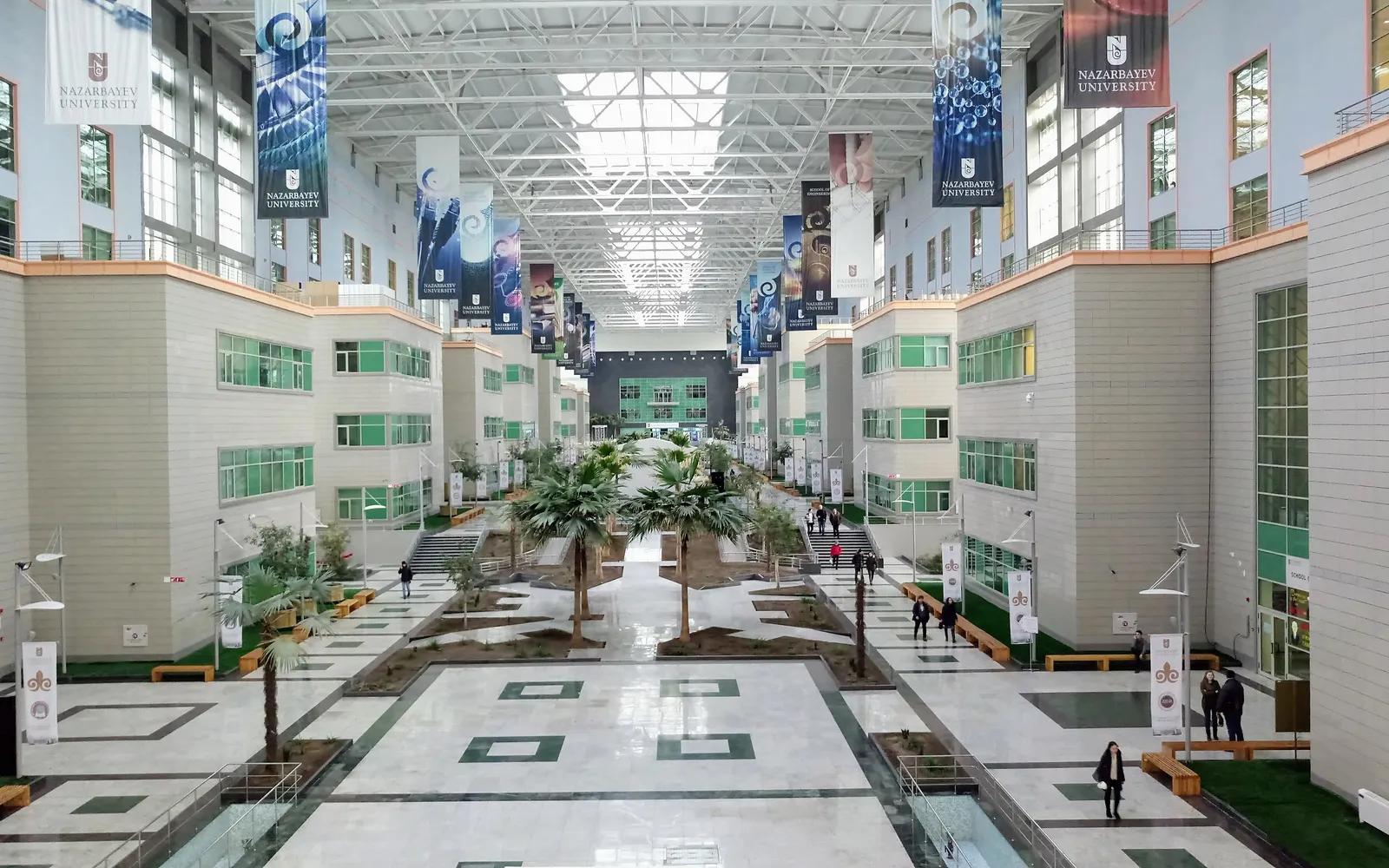 Главный атриум Nazarbayev University в Астане