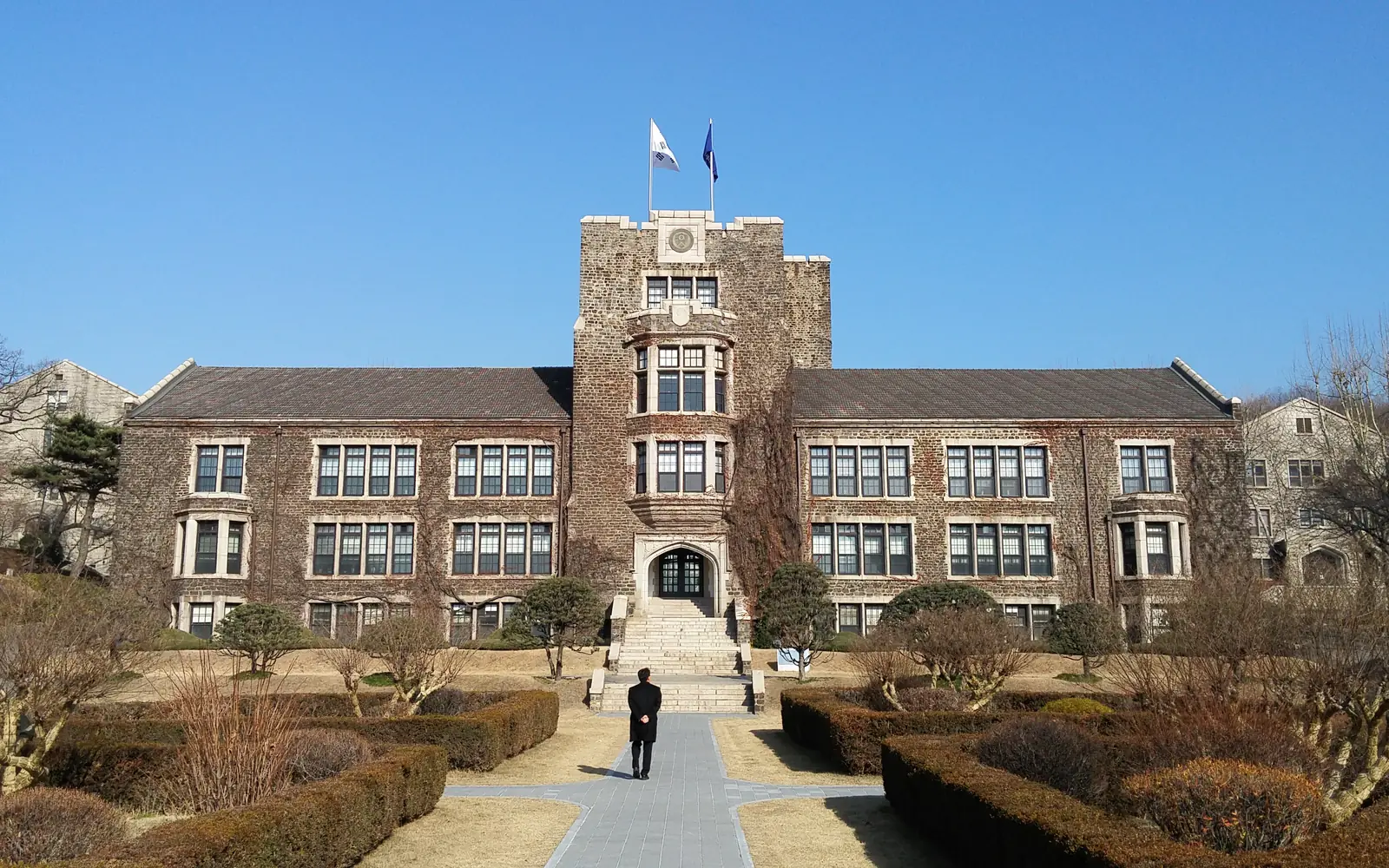 Underwood Hall в кампусе Yonsei University в Сеуле